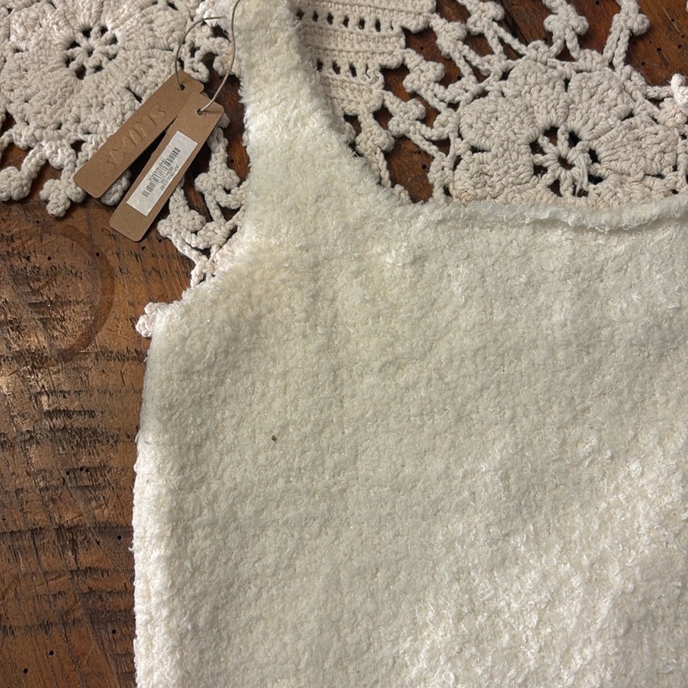 SKIMS Cream Fuzzy Knit Tank Top - Picture 7 of 9